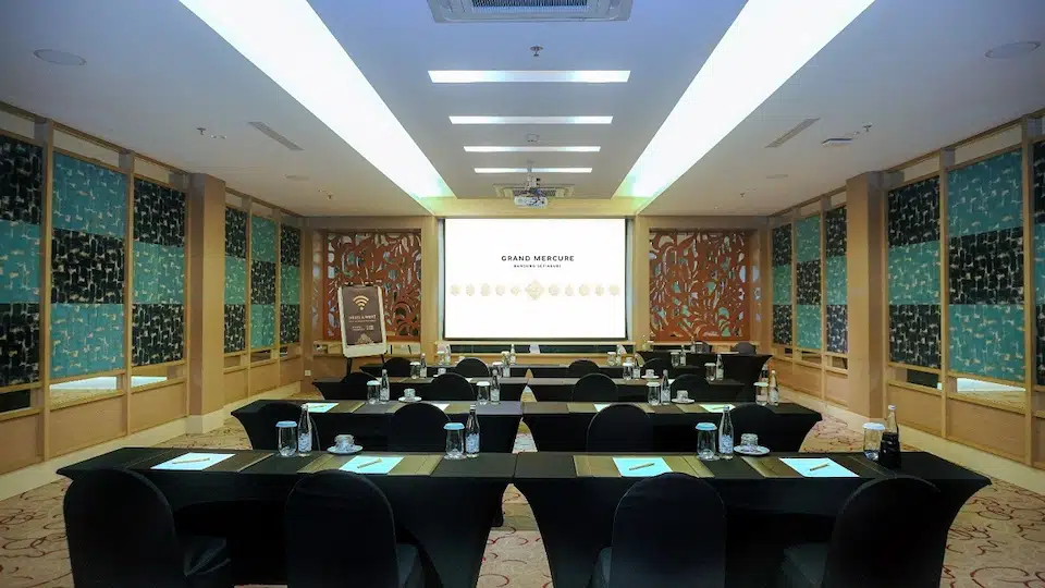 Ruang pertemuan Grand Mercure Bandung-3