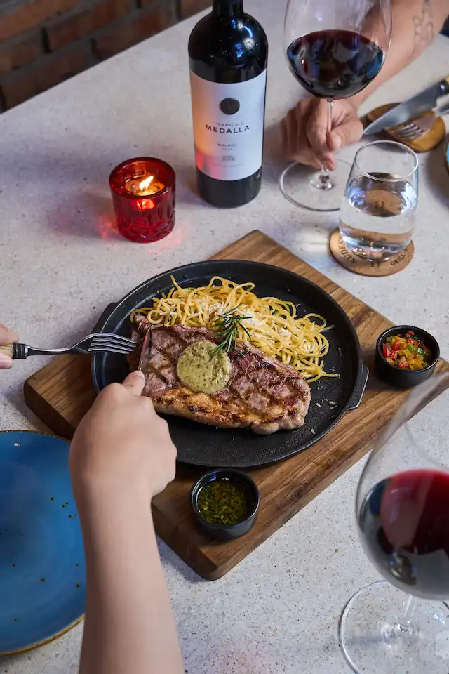 Bife Y Pasta